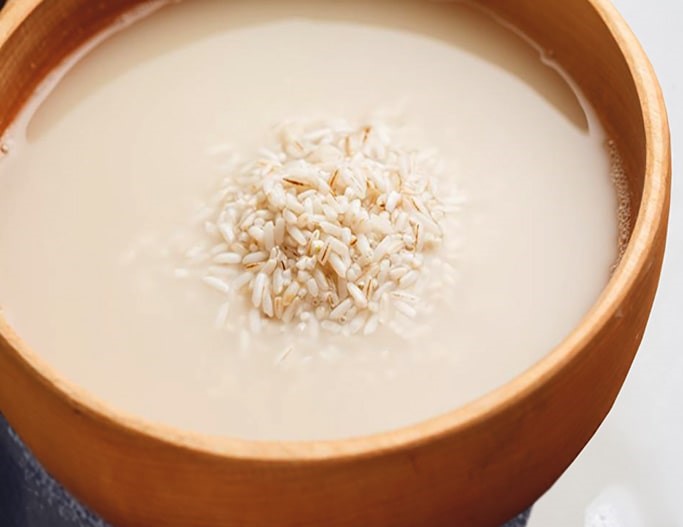 خواص آب برنج برای مو